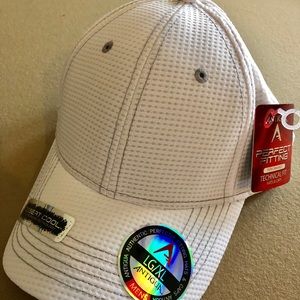 Men’s Performance Baseball Hat